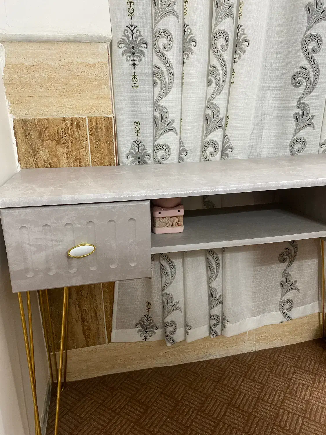 قم چهارمردان|میز تحریر و کامپیوتر|قم, چهار مردان|دیوار