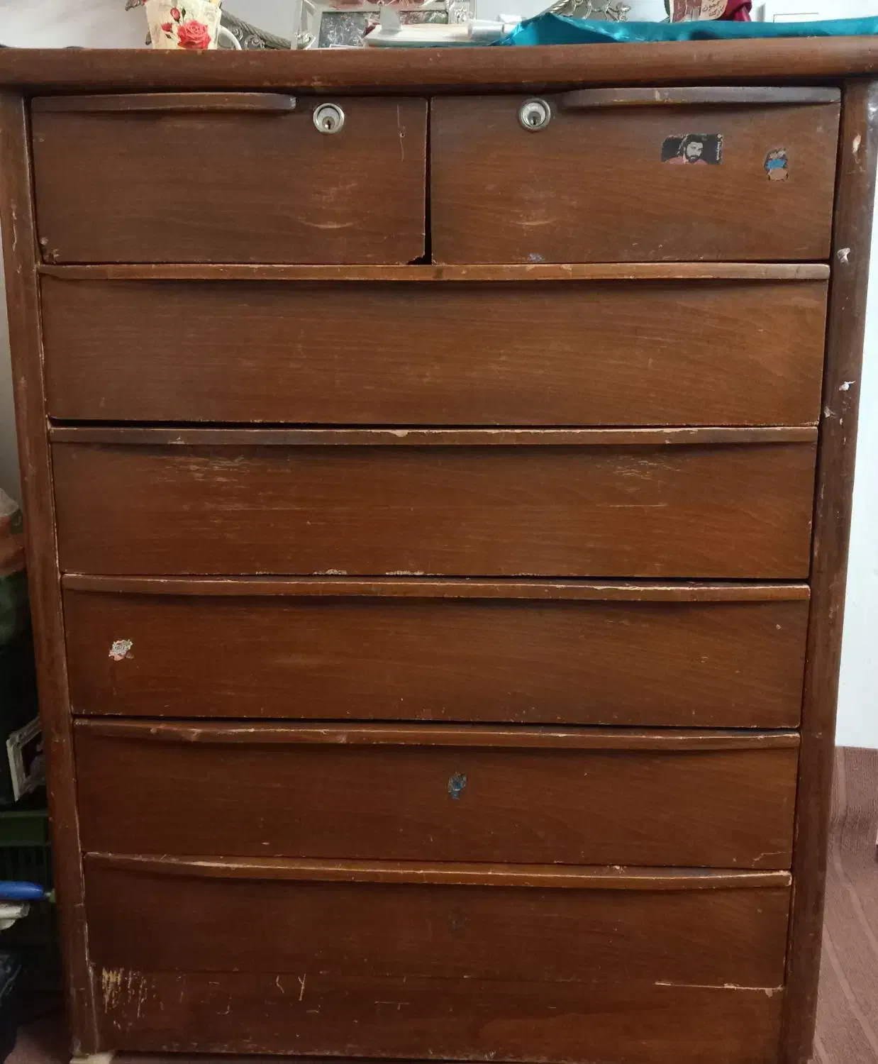 دراور|جاکفشی، کمد، دراور|لاهیجان, انقلاب|دیوار