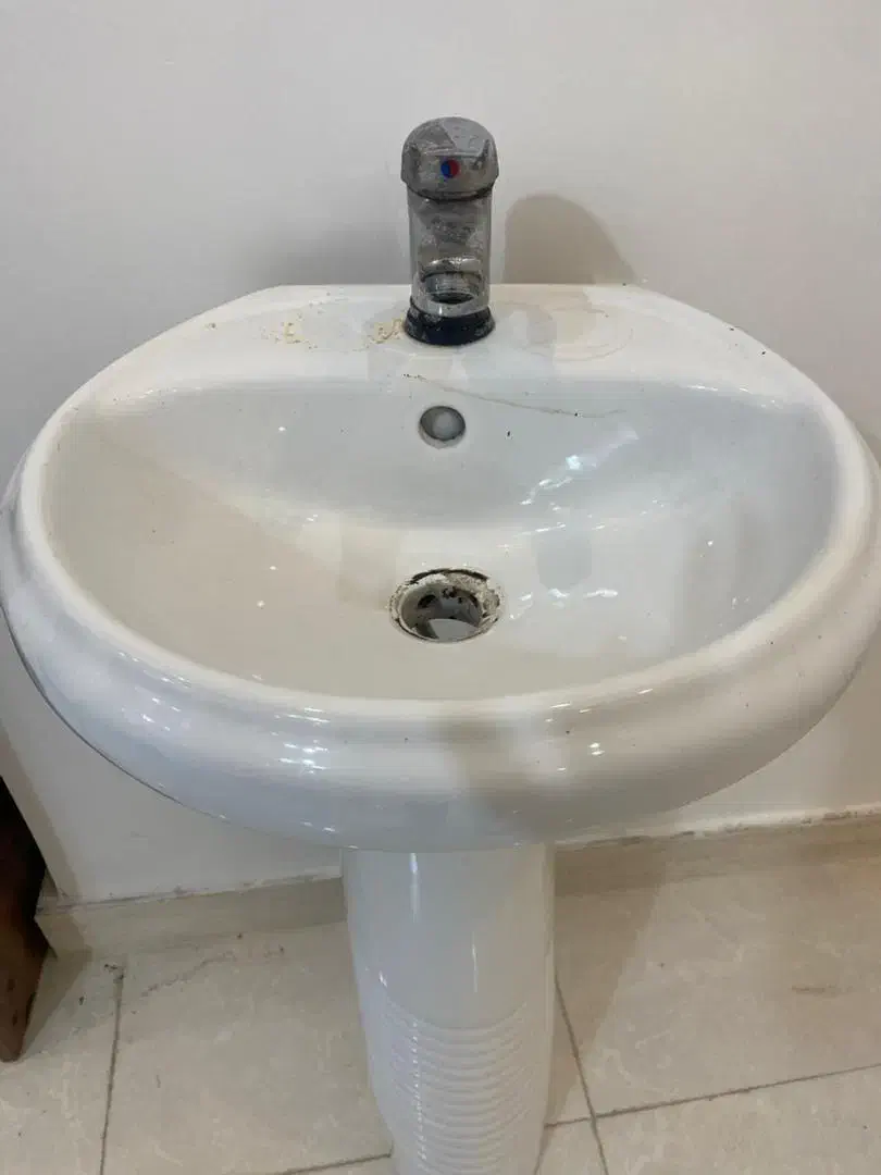 روشویی به همراه شیراهرمی|لوازم سرویس بهداشتی|رشت, یخسازی|دیوار