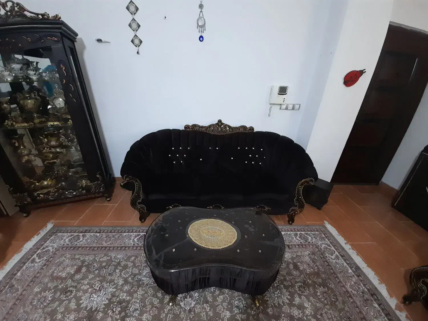 فروش مبل ۷ نفره و میز عسلی بزرگ میز تلویزیون و...|مبلمان خانگی و میز عسلی|چالوس, |دیوار
