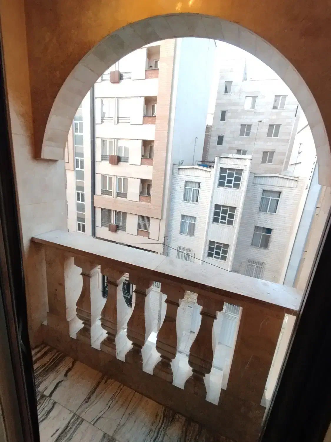 ۱۳۵متر فول چهارباغ شرقی تکواحدی ۴ ساله تخلیه