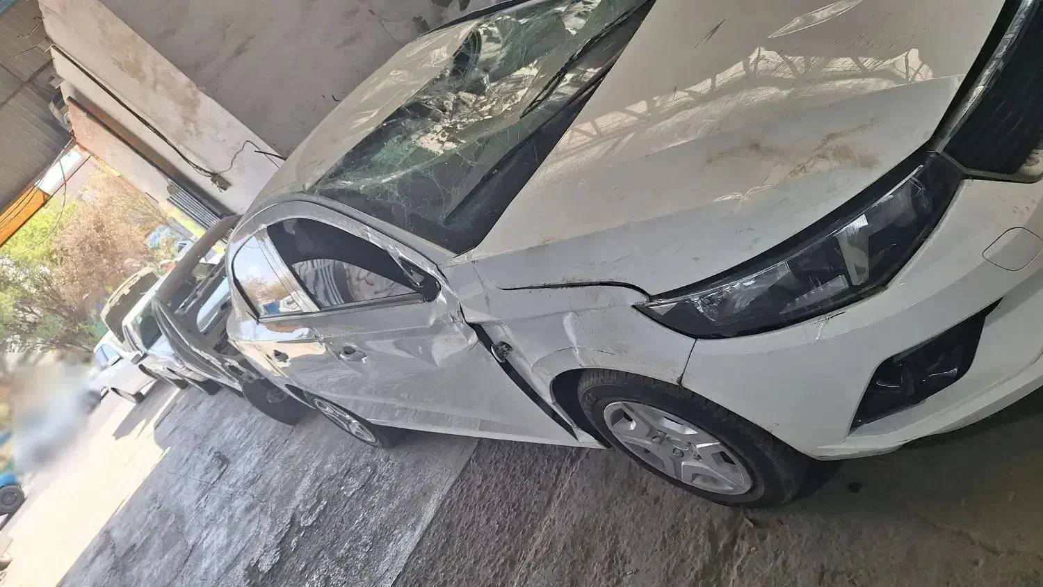 تارا تصادفی|خودرو سواری و وانت|قم, کوه سفید|دیوار