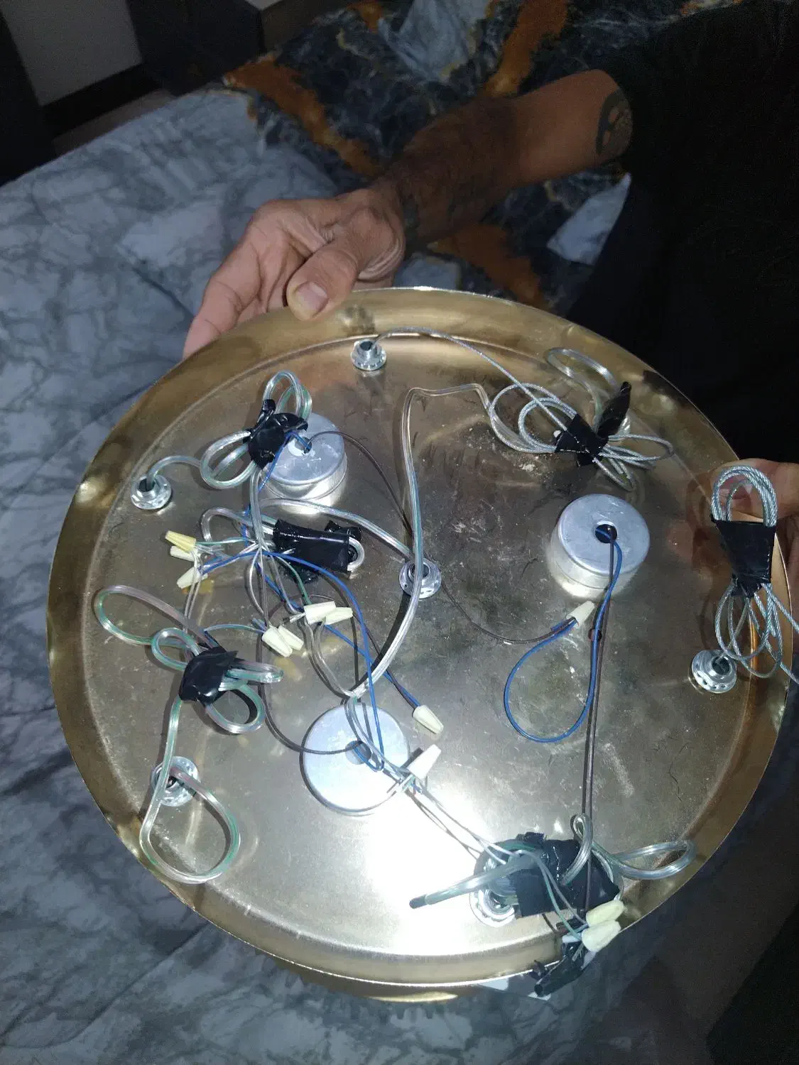 لوستر سه شاخه LED|لوستر و چراغ آویز|اصفهان, قهجاورستان|دیوار