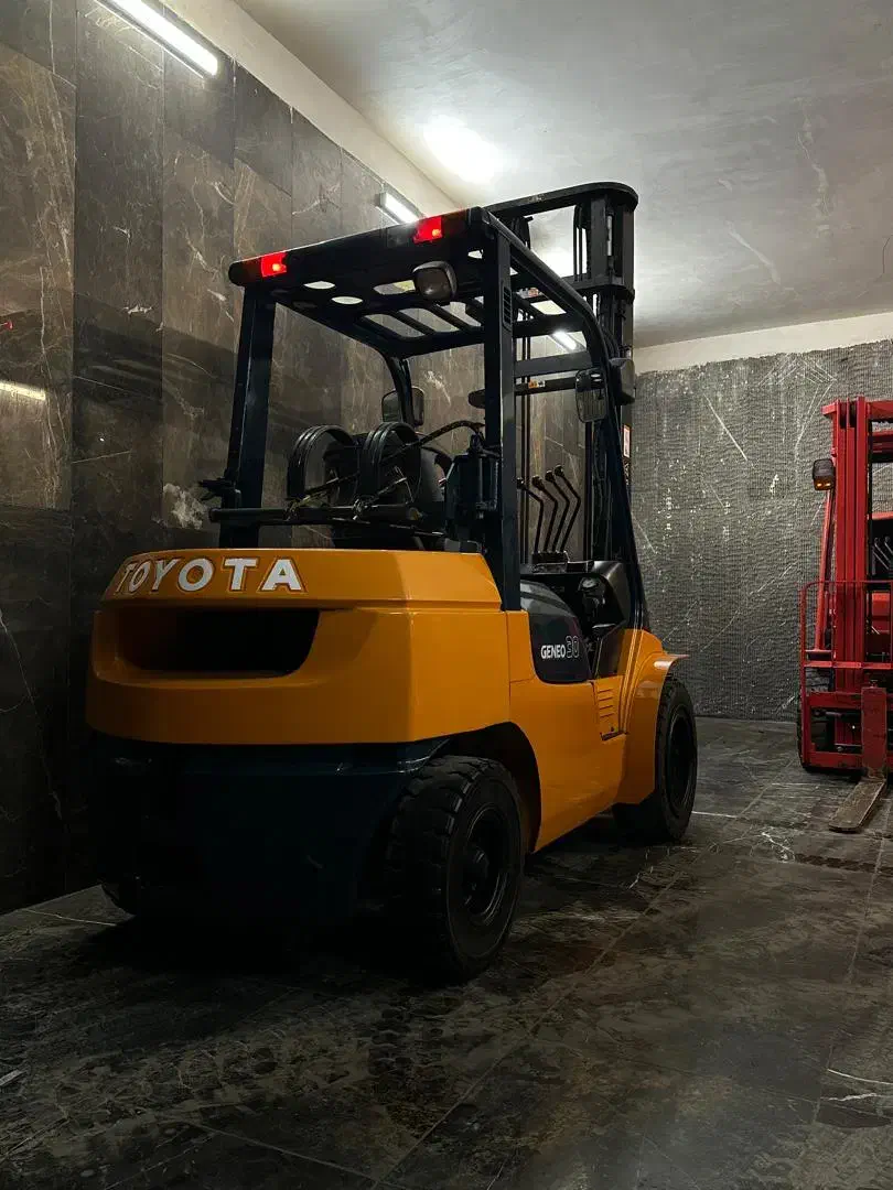 لیفتراک تویوتا 3 تن 7 اف بدون مشابه در حد صفر|خودرو سنگین|چهاردانگه (تهران), |دیوار