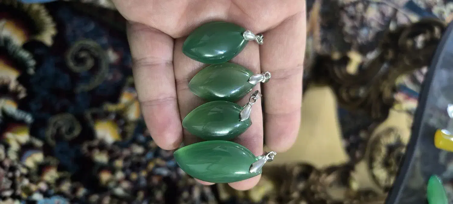 گر آویز های سنگی طبیعی|جواهرات|نورآباد, |دیوار