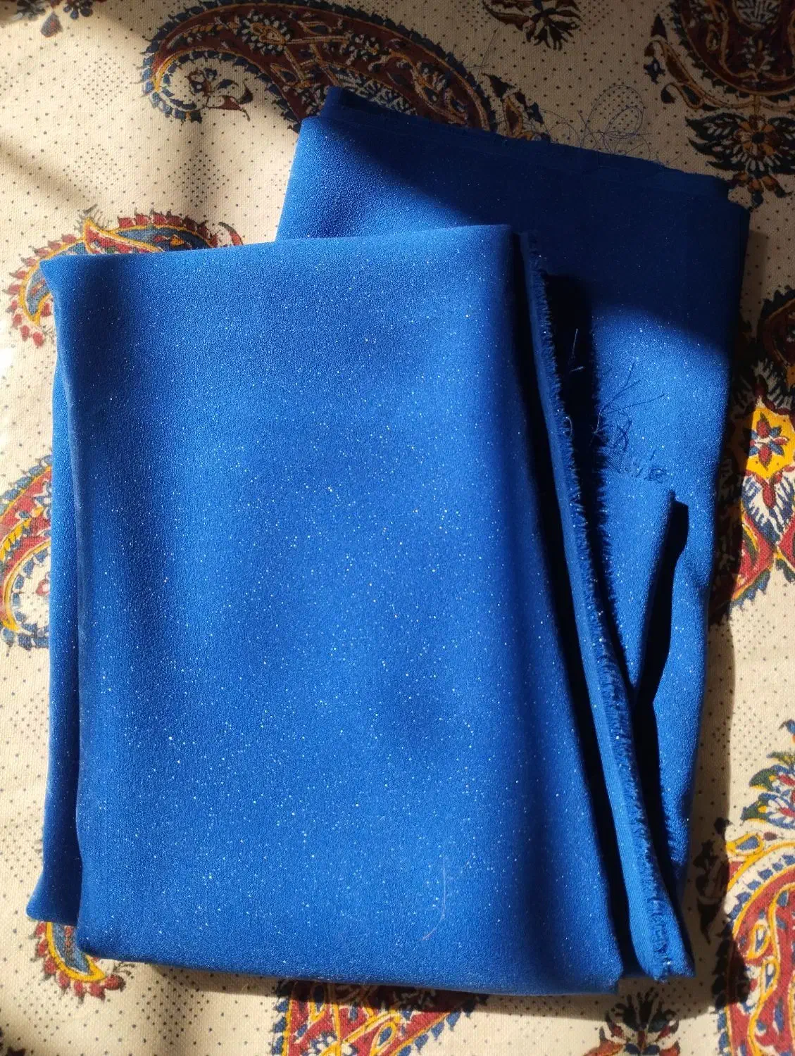 پارچه کرپ لمه آبی کاربنی|لوازم خیاطی و بافتنی|کاشان, صنعت|دیوار