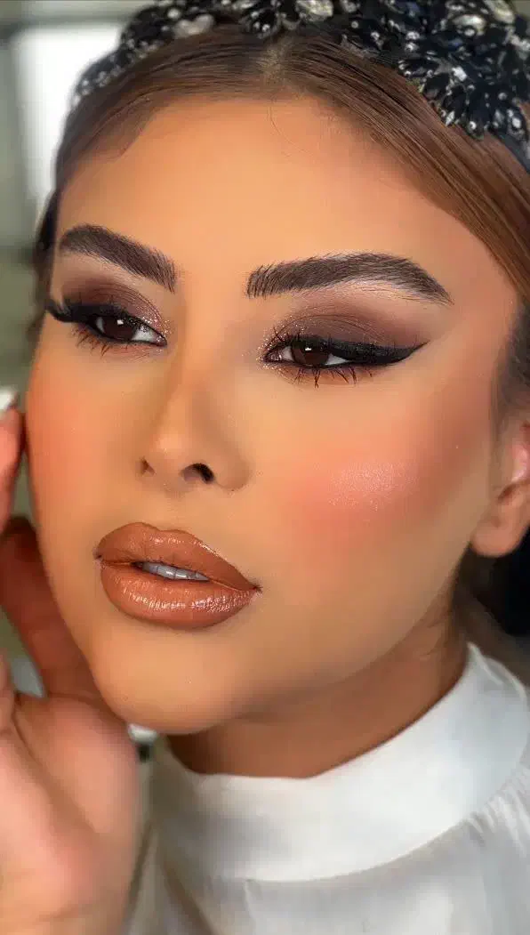 میکاپ|آرایشگاه و سالن‌های زیبایی|دورود, |دیوار