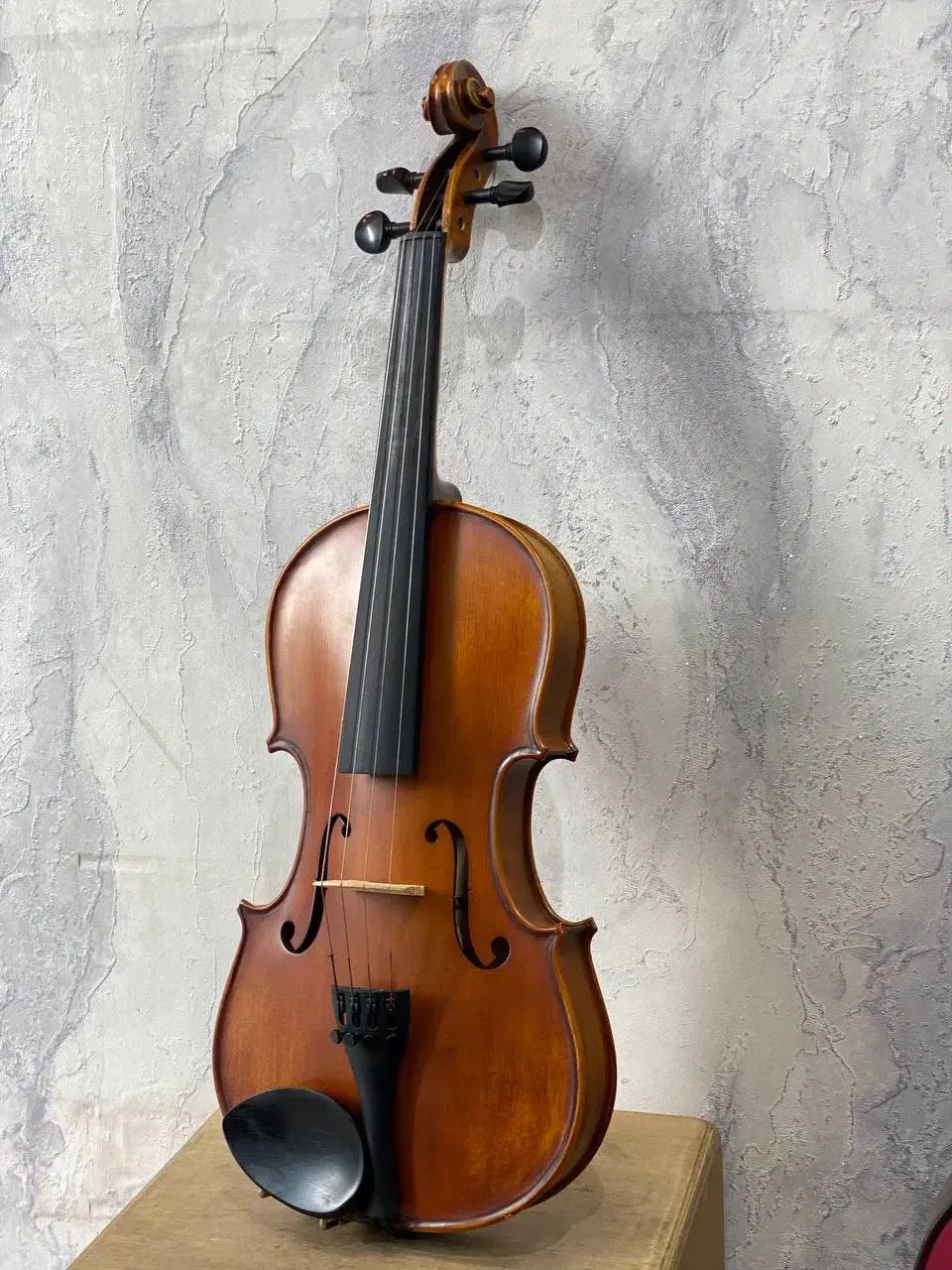 ویالون 4/4|ویولن|رشت, رودباری|دیوار