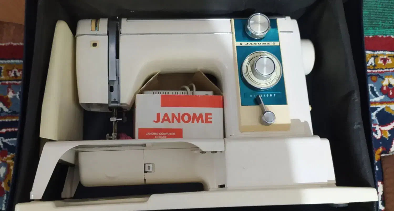 چرخ خیاطی ژانومه 813|چرخ خیاطی و ریسندگی|تربت جام, تیپ ۳۸ زرهی تربت جام|دیوار