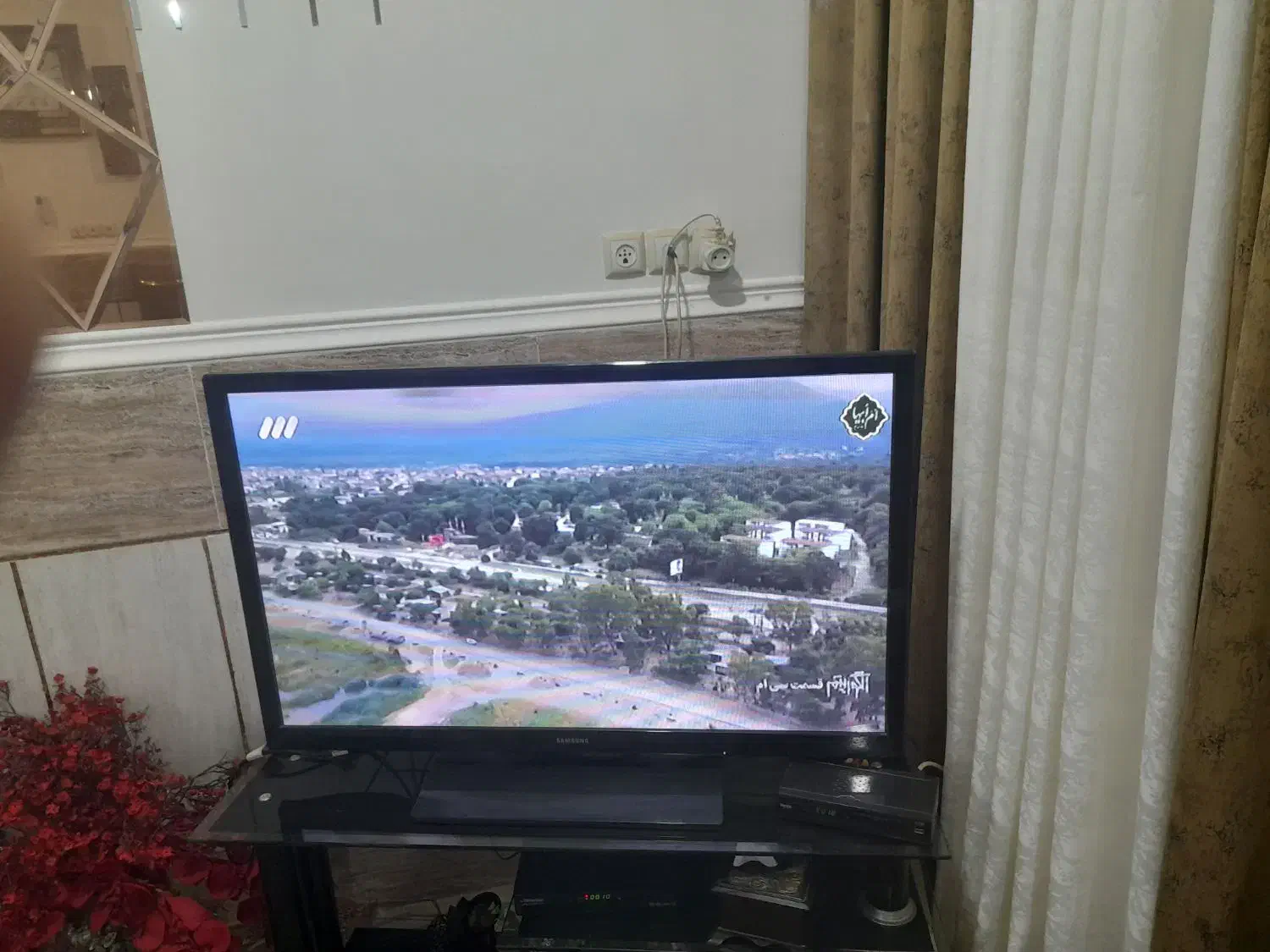 تلویزیون ۴۳ اینج سامسونگ|تلویزیون و پروژکتور|میناب, |دیوار