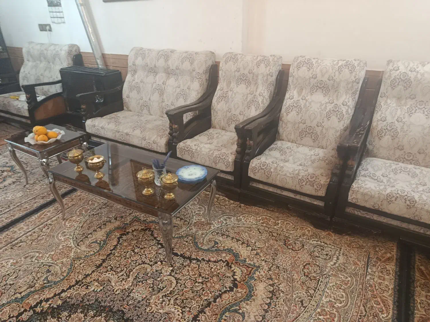 مبلمان کلاسیک|مبلمان خانگی و میز عسلی|اصفهان, قهجاورستان|دیوار