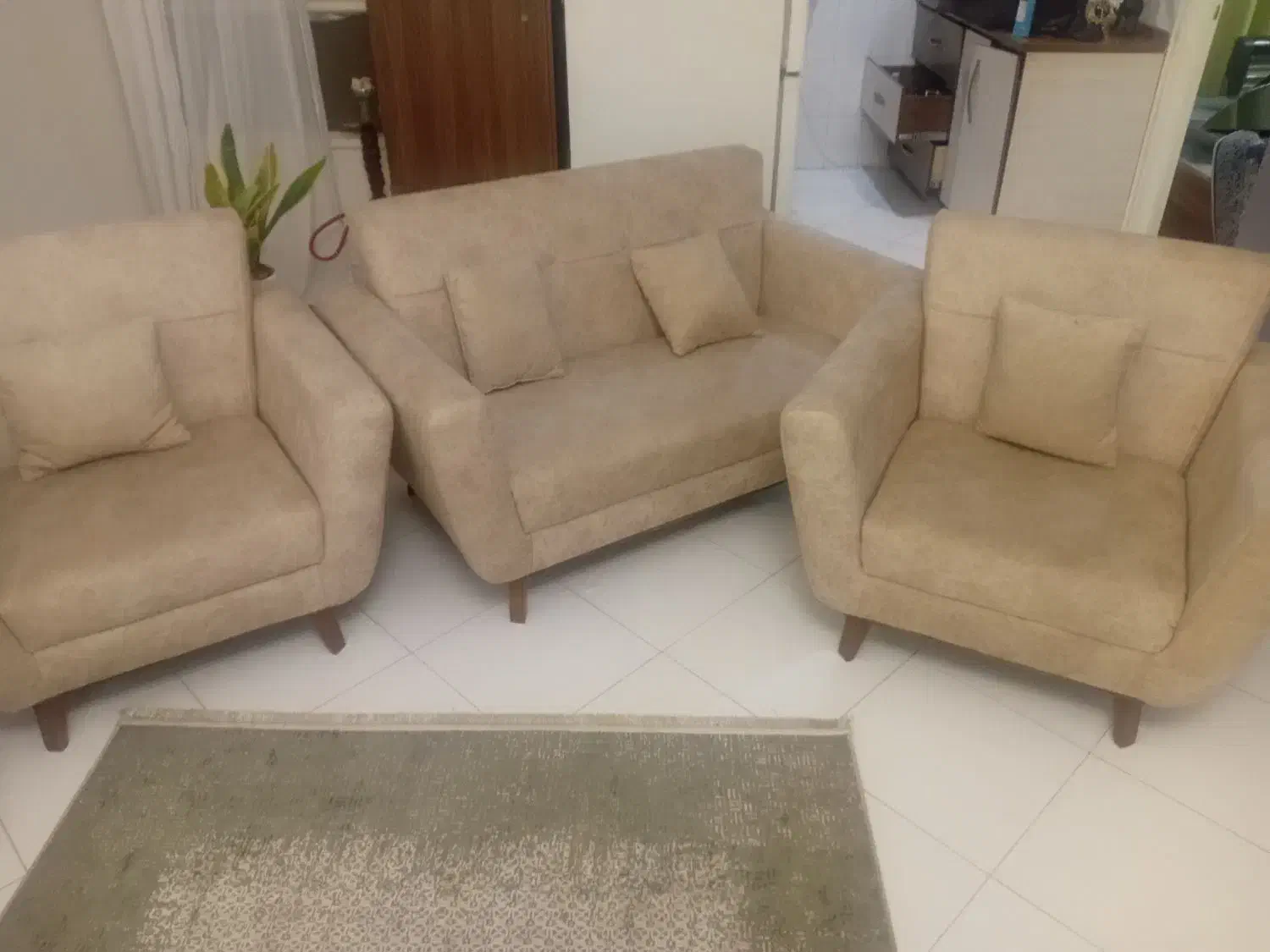 مبل راحتی ۷ نفره دو نفره و دوتا تک و سه نفر|مبلمان خانگی و میز عسلی|تهران, هفده شهریور|دیوار