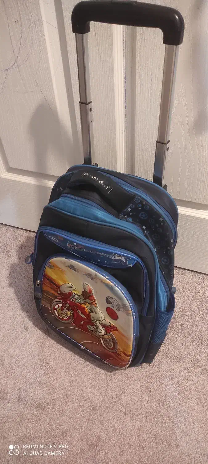 کیف مدرسه چرخ دار|کیف، کفش، کمربند|بوشهر, |دیوار