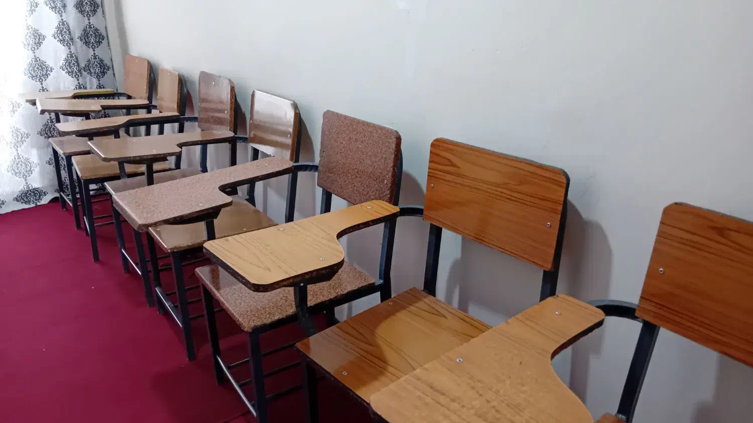 صندلی دانش آموزی و دانشجویی|صندلی و نیمکت|تربتحیدریه, میدان مرکزی|دیوار