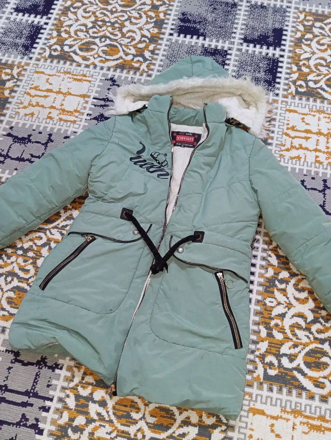 کاپشن در حد نو مناسب 7سال تا 10سال|کفش و لباس بچه|مشکیندشت, |دیوار