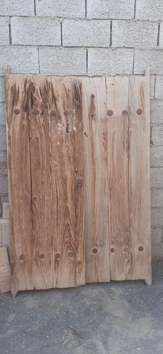 درب چوبی قدیمی|کلکسیون اشیاء عتیقه|تیران, |دیوار