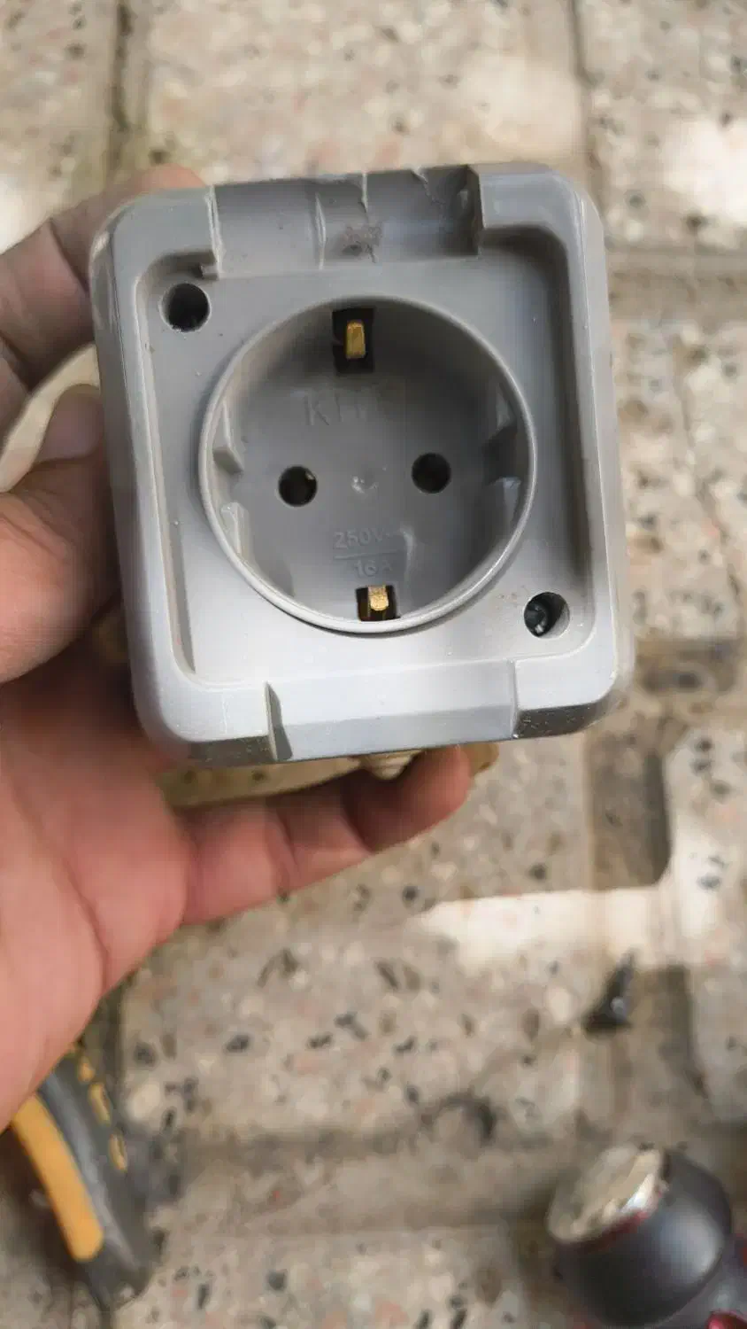 پریز صنعتی|لوستر و چراغ آویز|نیشابور, امام|دیوار