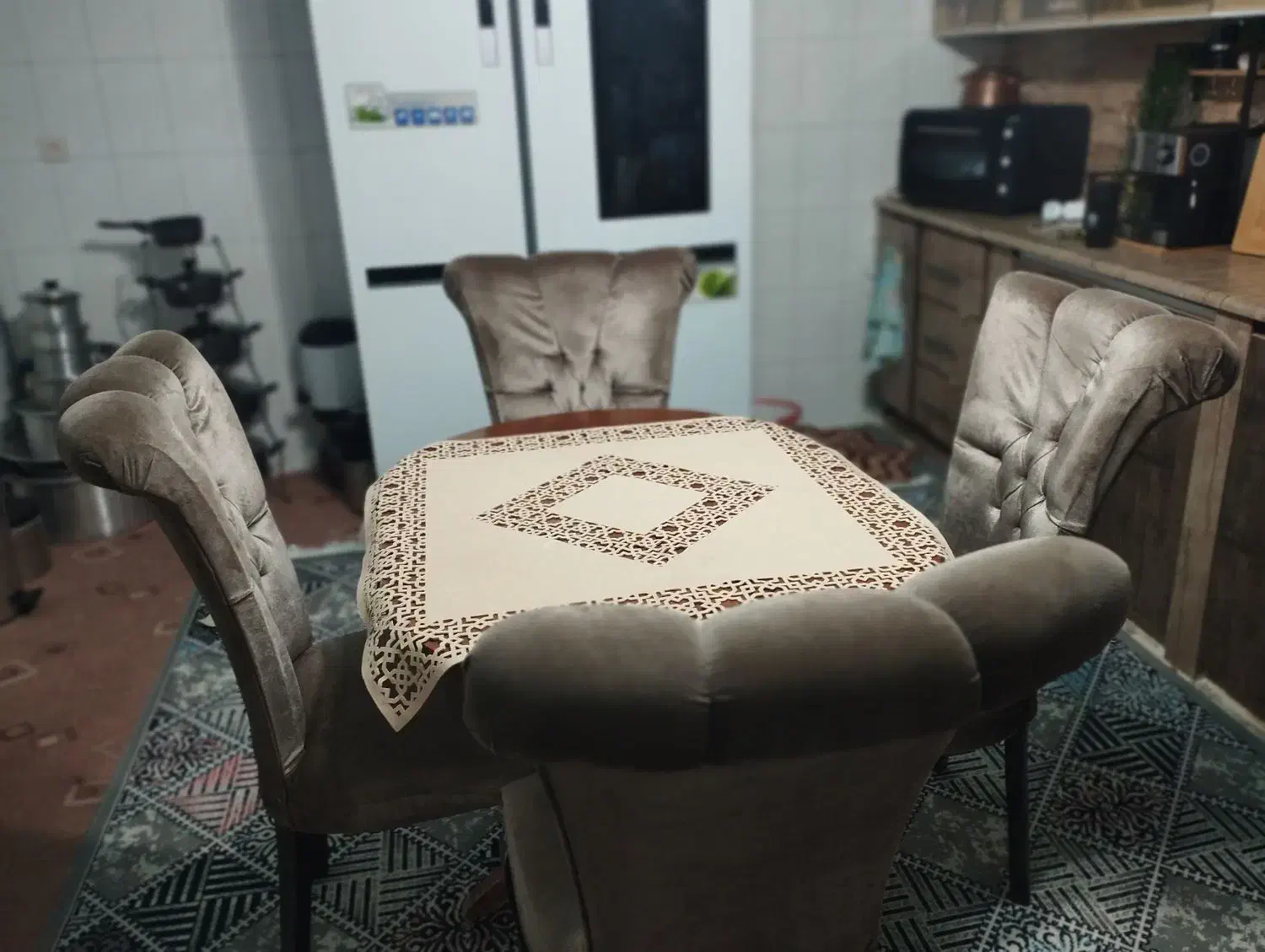 مبل، میز ناهار خوری اشانتیون|مبلمان خانگی و میز عسلی|قائن, |دیوار