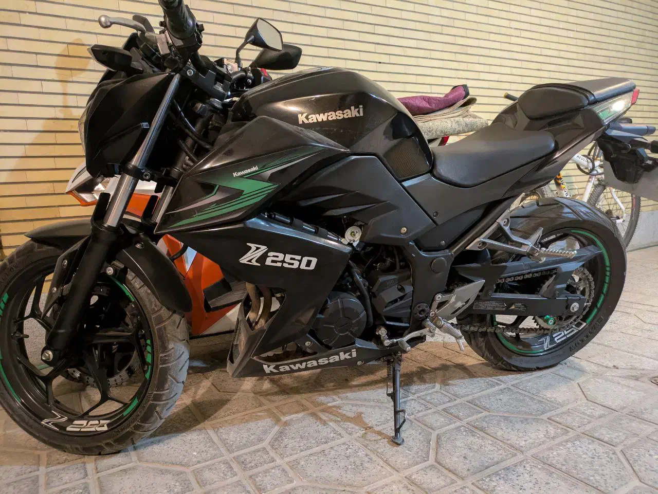 Z250 کاوازاکی|موتورسیکلت|اصفهان, سروستان|دیوار