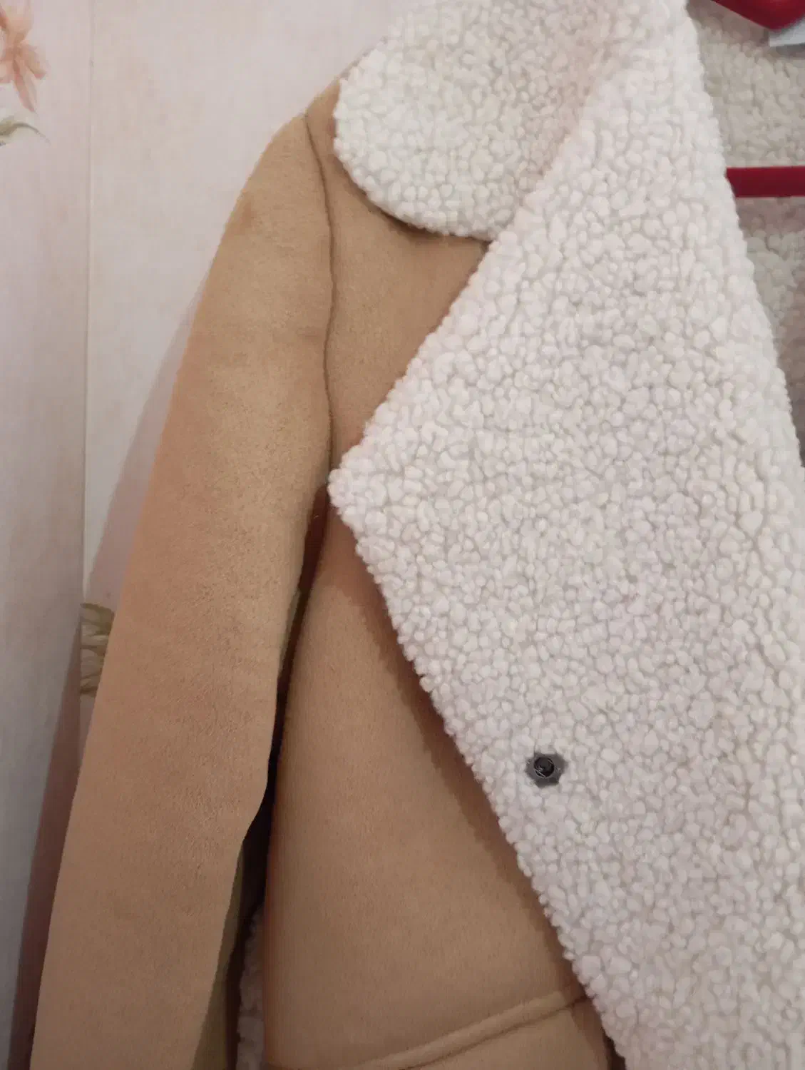 پالتو بوفالو|لباس|رشت, چمارسرا|دیوار