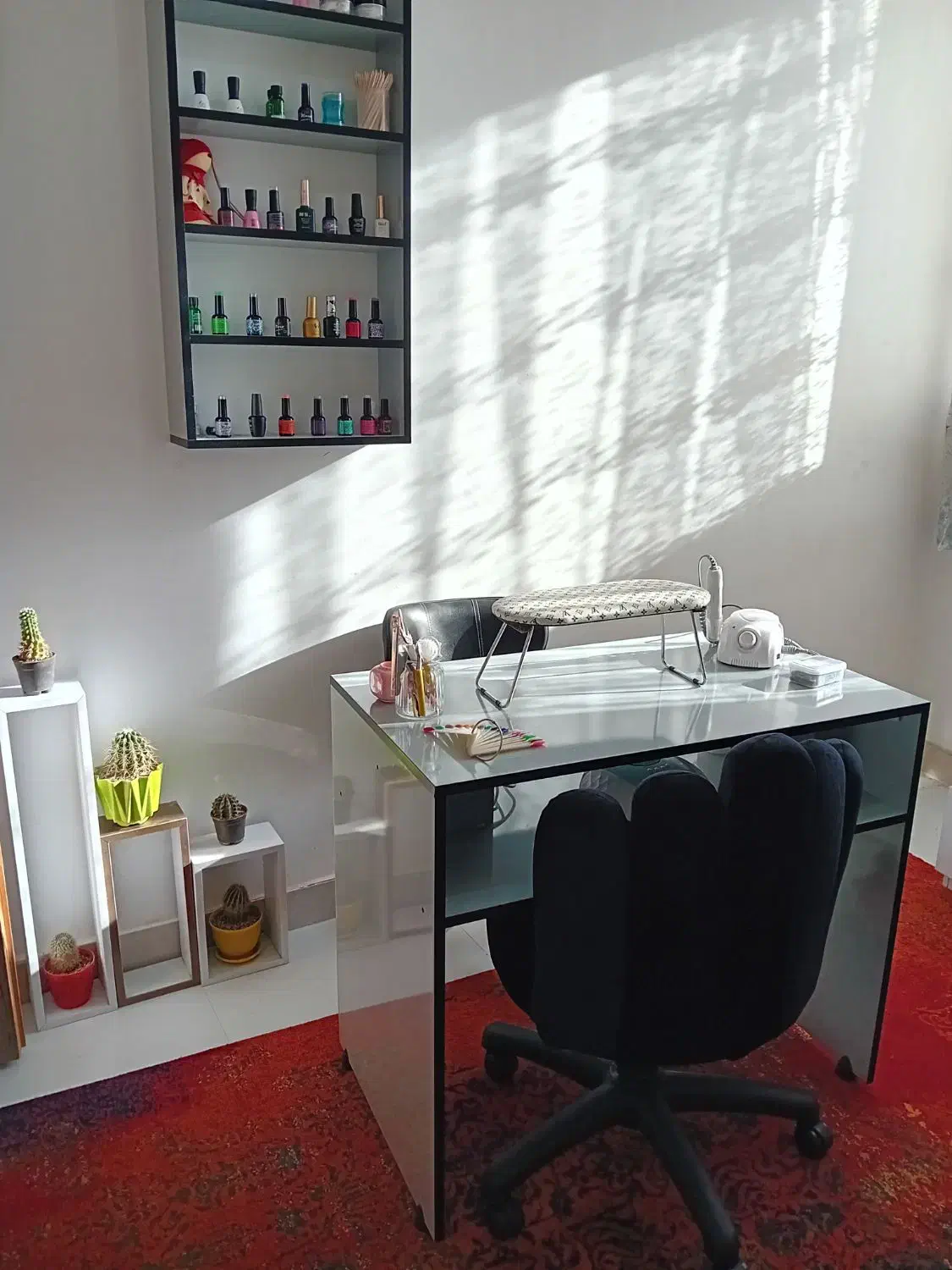 صندلی و میز کاشت ناخن|آرایشگاه و سالنهای زیبایی|اسلامشهر, شهرک واوان|دیوار