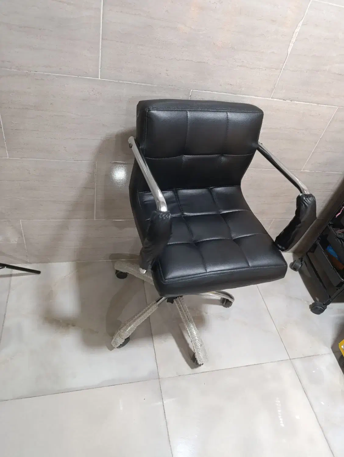 تجهیزات ارایشگاه|آرایشگاه و سالنهای زیبایی|خورموج, |دیوار