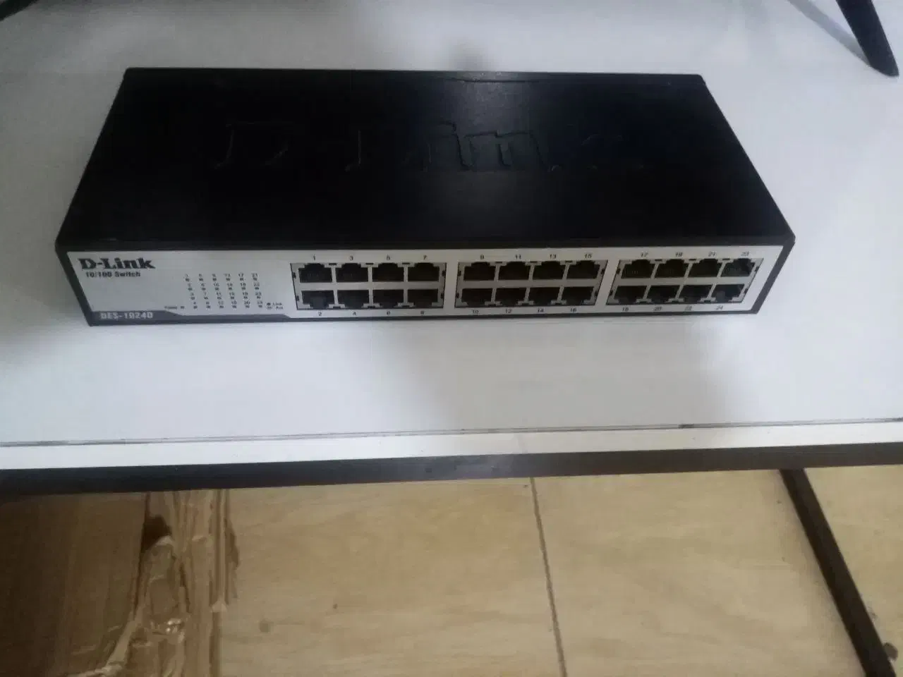 سوئیچ 24 پورت D-LINK|مودم و تجهیزات شبکه|رباط‌کریم, رباط‌کریم|دیوار