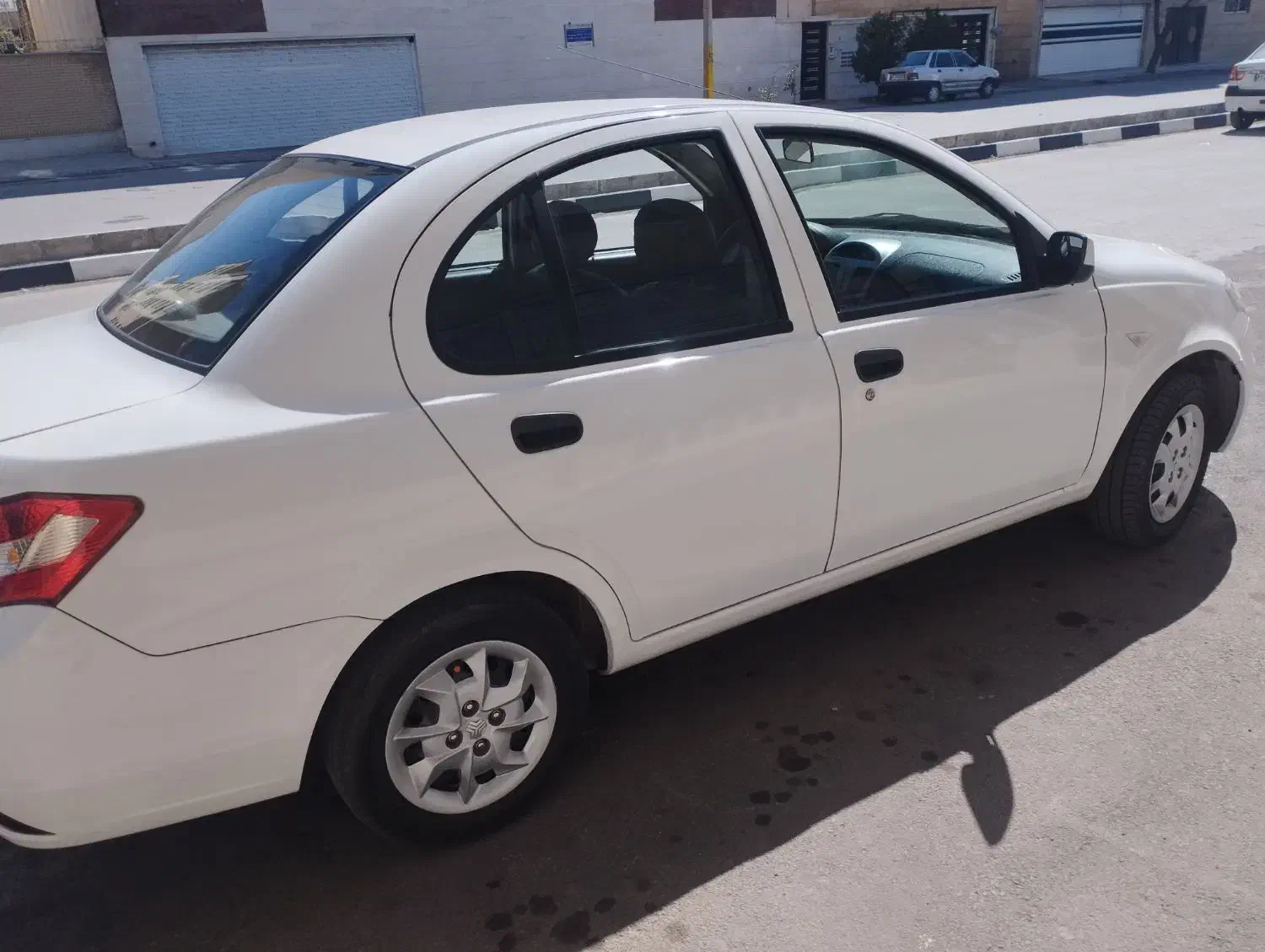 ساینا 1401|خودرو سواری و وانت|شیراز, درکی|دیوار