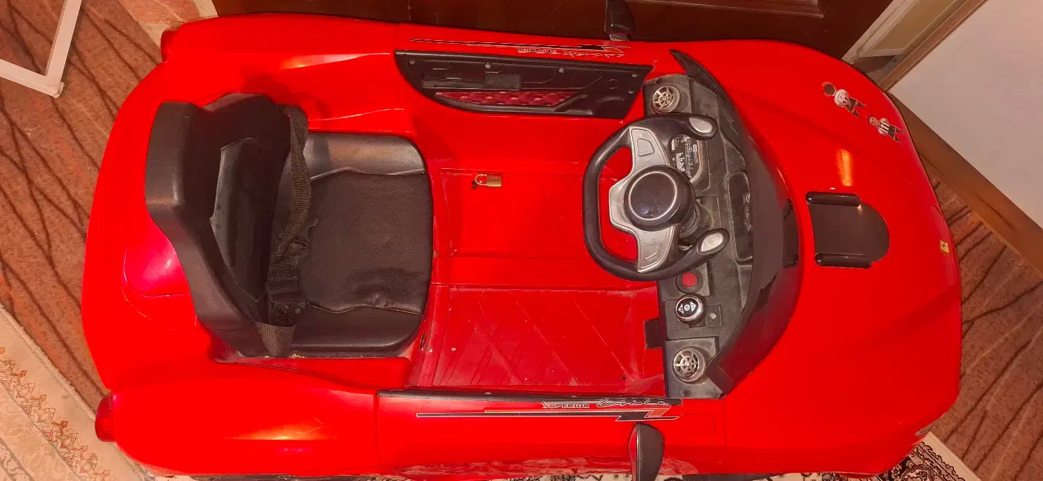 ماشین شارژی|اسباب‌‌بازی|میانه, |دیوار