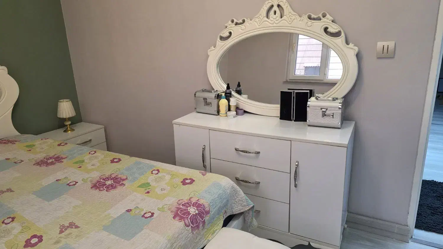 سرویس تخت دو نفره|تخت و سرویس خواب|رشت, معلم|دیوار