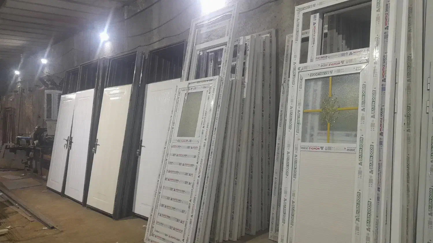 درب چوبی با فرم کامل کد 340|مصالح و تجهیزات ساختمان|باوی, |دیوار