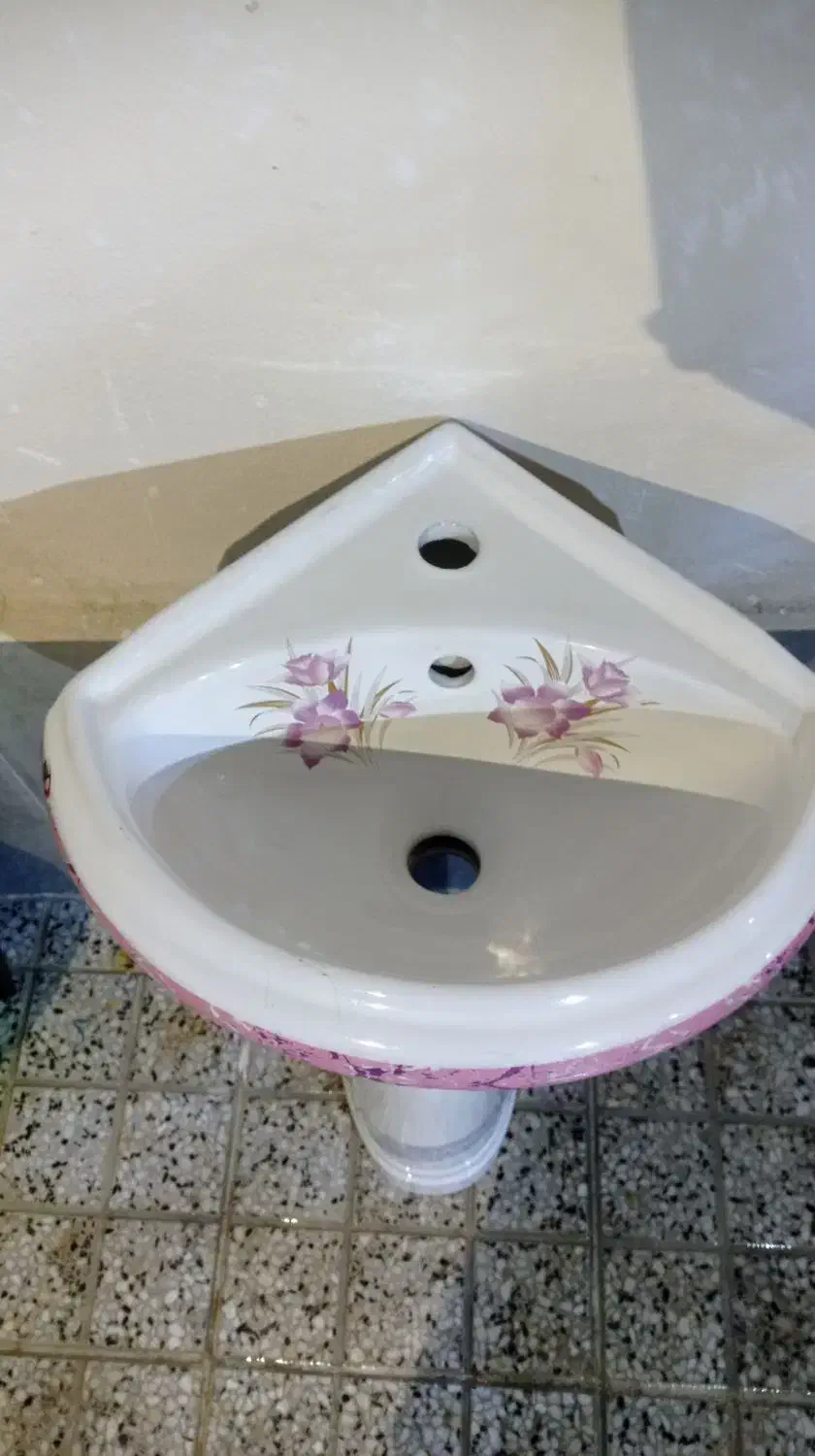 آنتیک شیر برنجی ( روشویی )|کلکسیون اشیاء عتیقه|ارومیه, |دیوار