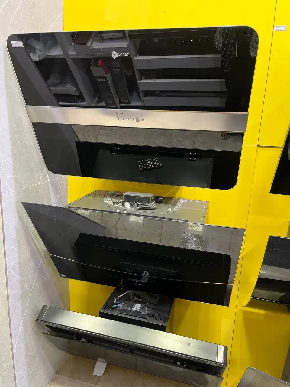 هود مورب حراج|هود|اصفهان, سرچشمه|دیوار