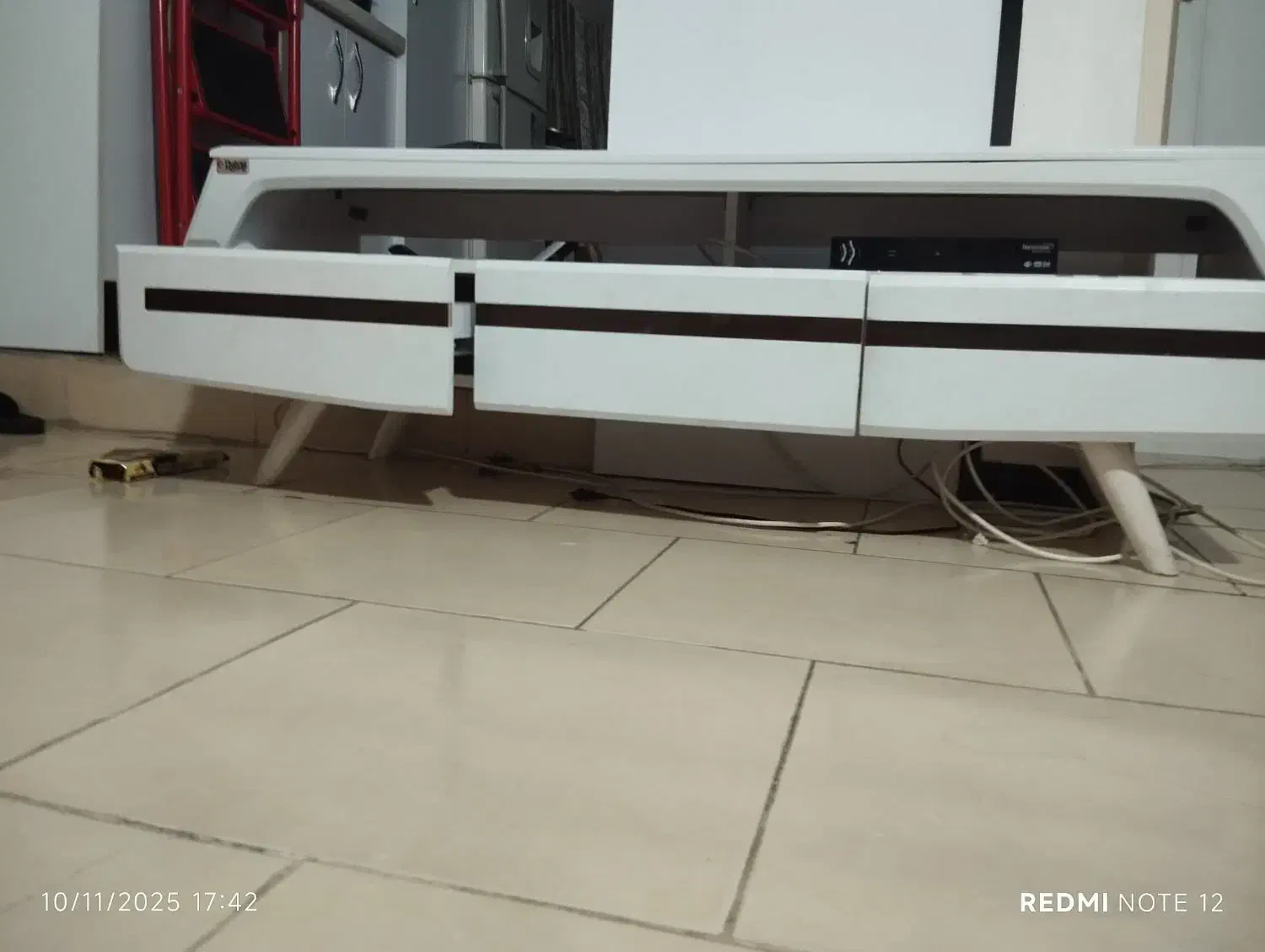 میزتلوزیون کاملاسالم بدون خط وخش|میز تلویزیون|محمدشهر, شهرک چمران|دیوار