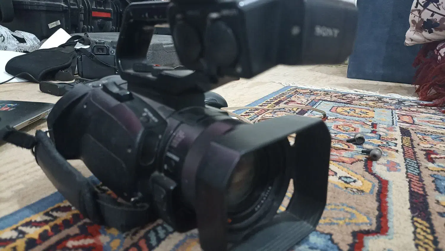 دوربین فیلم برداری x70 sony|دوربین عکاسی و فیلمبرداری|بوشهر, |دیوار