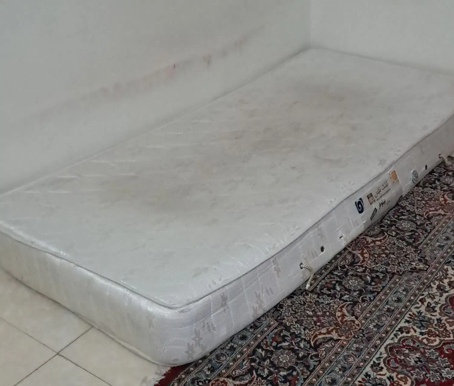 تشت طبی فنری تخت یکنفره|تشک تختخواب|اصفهان, آهنگران|دیوار