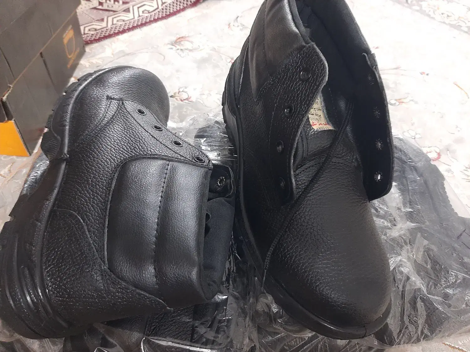 کفش ایمنی|کیف، کفش، کمربند|فلاورجان, |دیوار