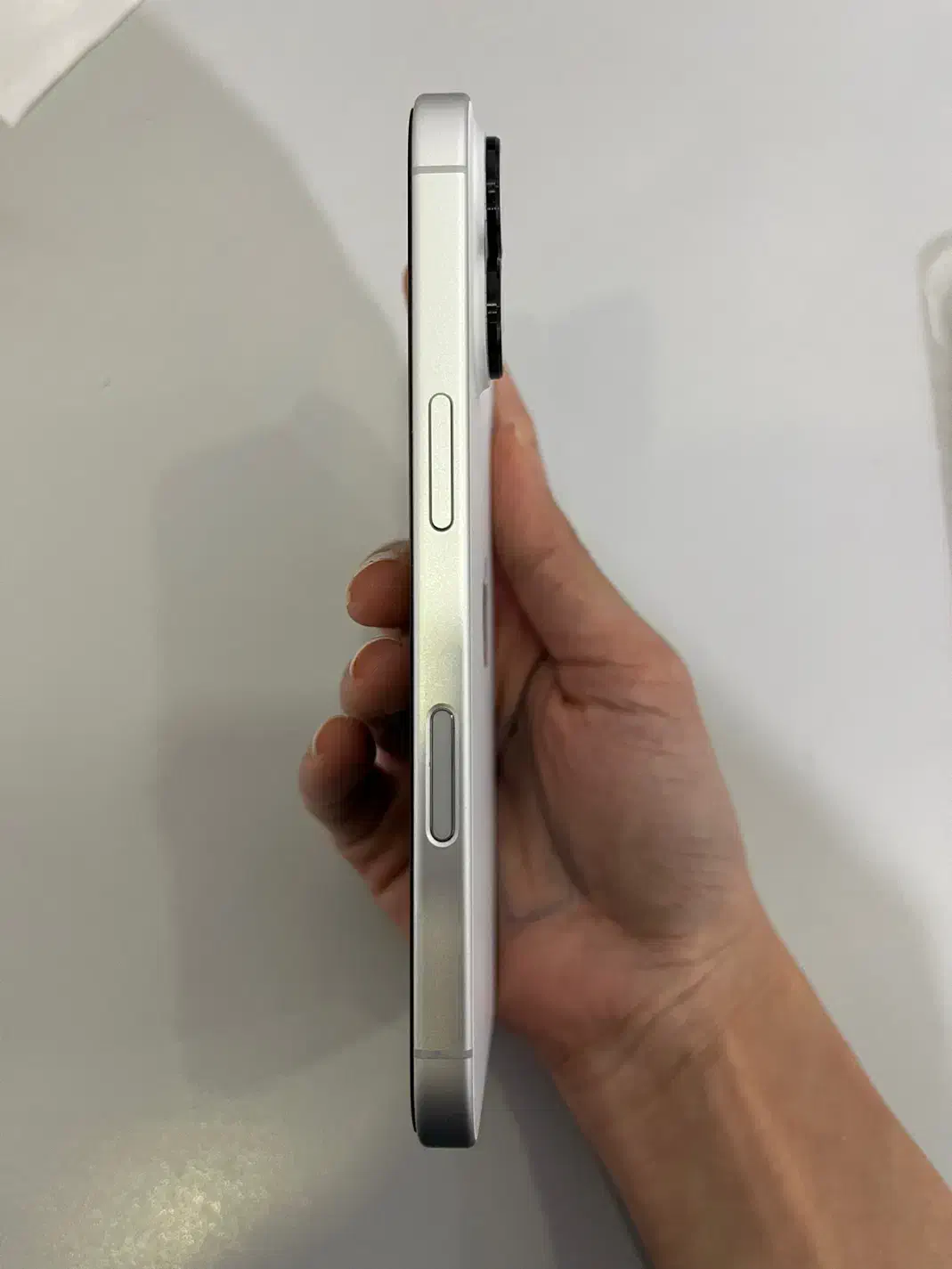 آیفون ۱۶ نرمال سفید ۱۲۸ ch/a رجیستر شده|موبایل|لواسان, |دیوار