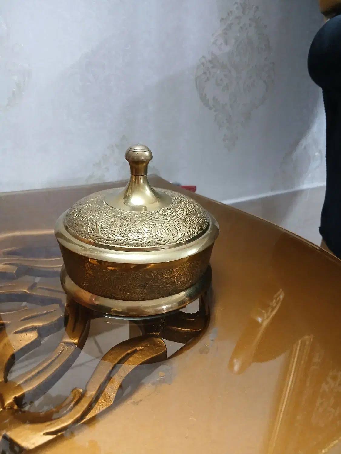 دو عدد قندون  برنجی|کلکسیون اشیاء عتیقه|تربت‌حیدریه, فردوسی جنوبی|دیوار