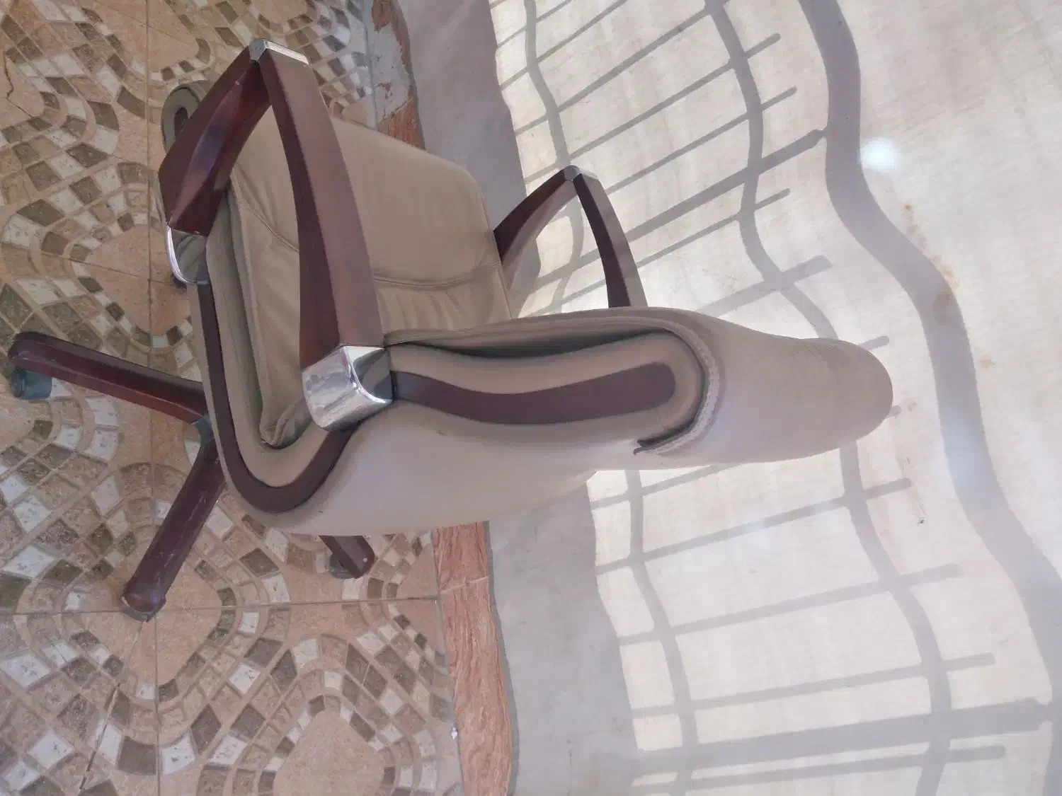 صندلی|صندلی و نیمکت|نیشابور, جمهوری|دیوار