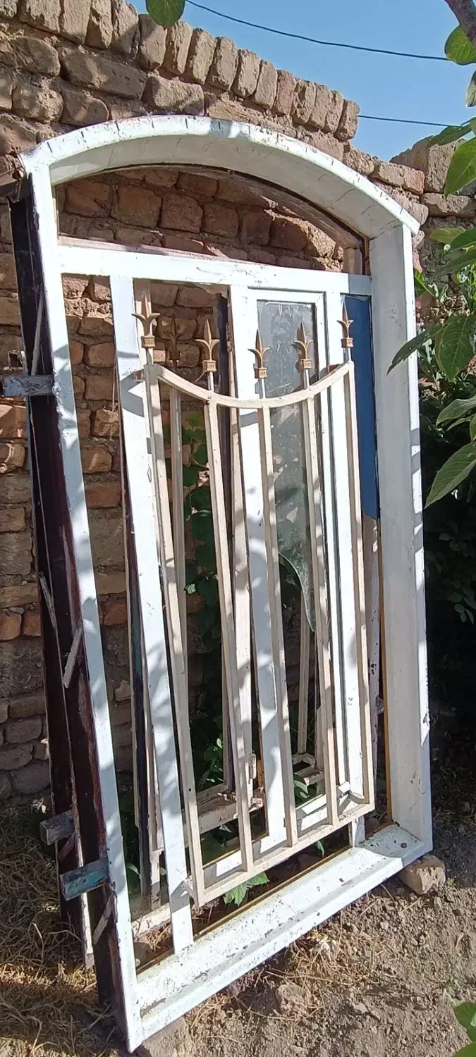 درب و3عدد پنجره فرانسوی|حراج|زرین دشت (همدان), |دیوار