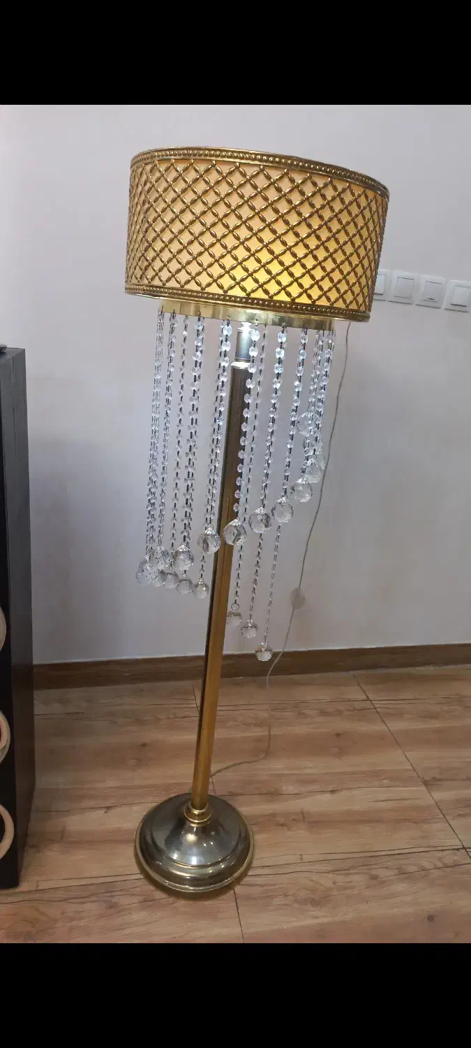 آپاژر|چراغ خواب و آباژور|ورامین, ورامین|دیوار