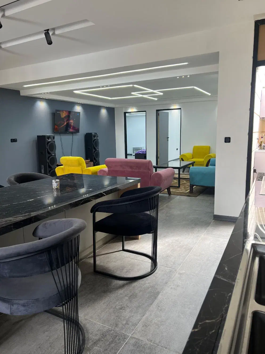 اجاره ویلای طناز (شیراز باما)|اجارهٔ کوتاه‌مدت ویلا و باغ|شیراز, گویم|دیوار