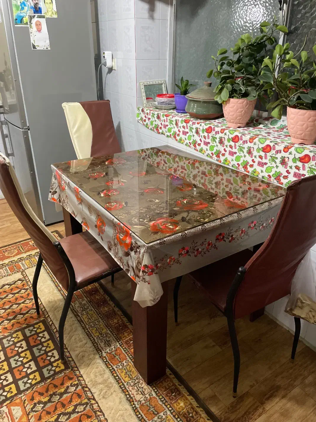 میز ناهارخوری ۴ نفره|میز و صندلی غذاخوری|بندر انزلی, جهانگانی|دیوار