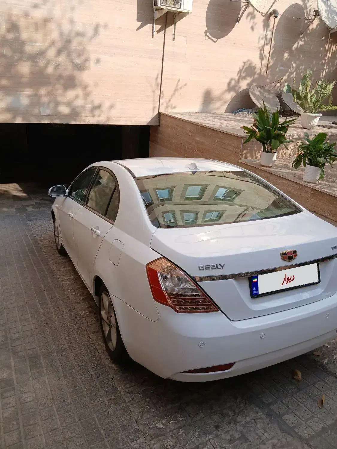 جیلی ام گرند۷ مدل۲۰۱۳ دنده ای|خودرو سواری و وانت|تهران, چوب تراش|دیوار