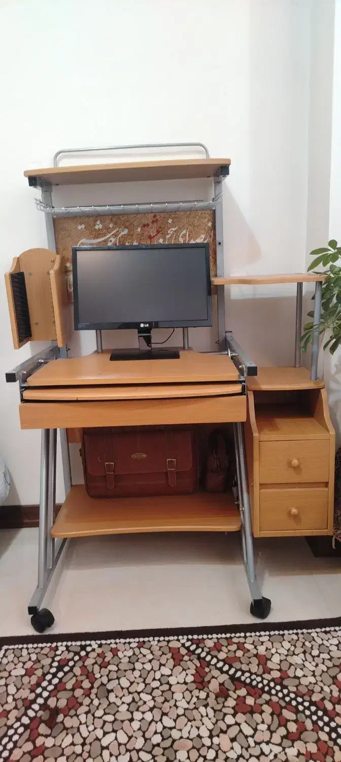 میز کامپیوتر وتحریر|میز تحریر و کامپیوتر|اصفهان, شاه پسند|دیوار