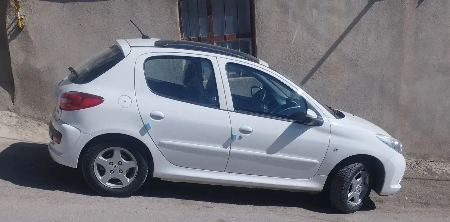 پژو 207سقف شیشه ای مدل 1403|خودرو سواری و وانت|کرمانشاه, |دیوار