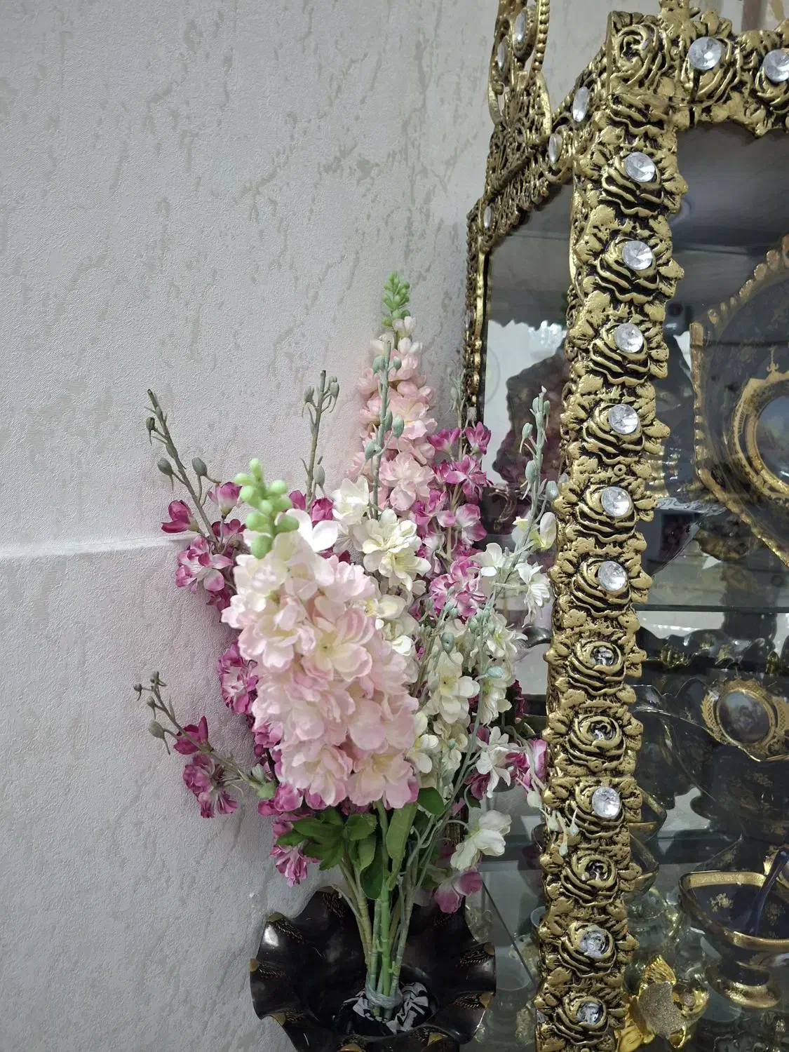 گل وگلدان اولی ۲تومن|گل مصنوعی|گلستان (تهران), |دیوار