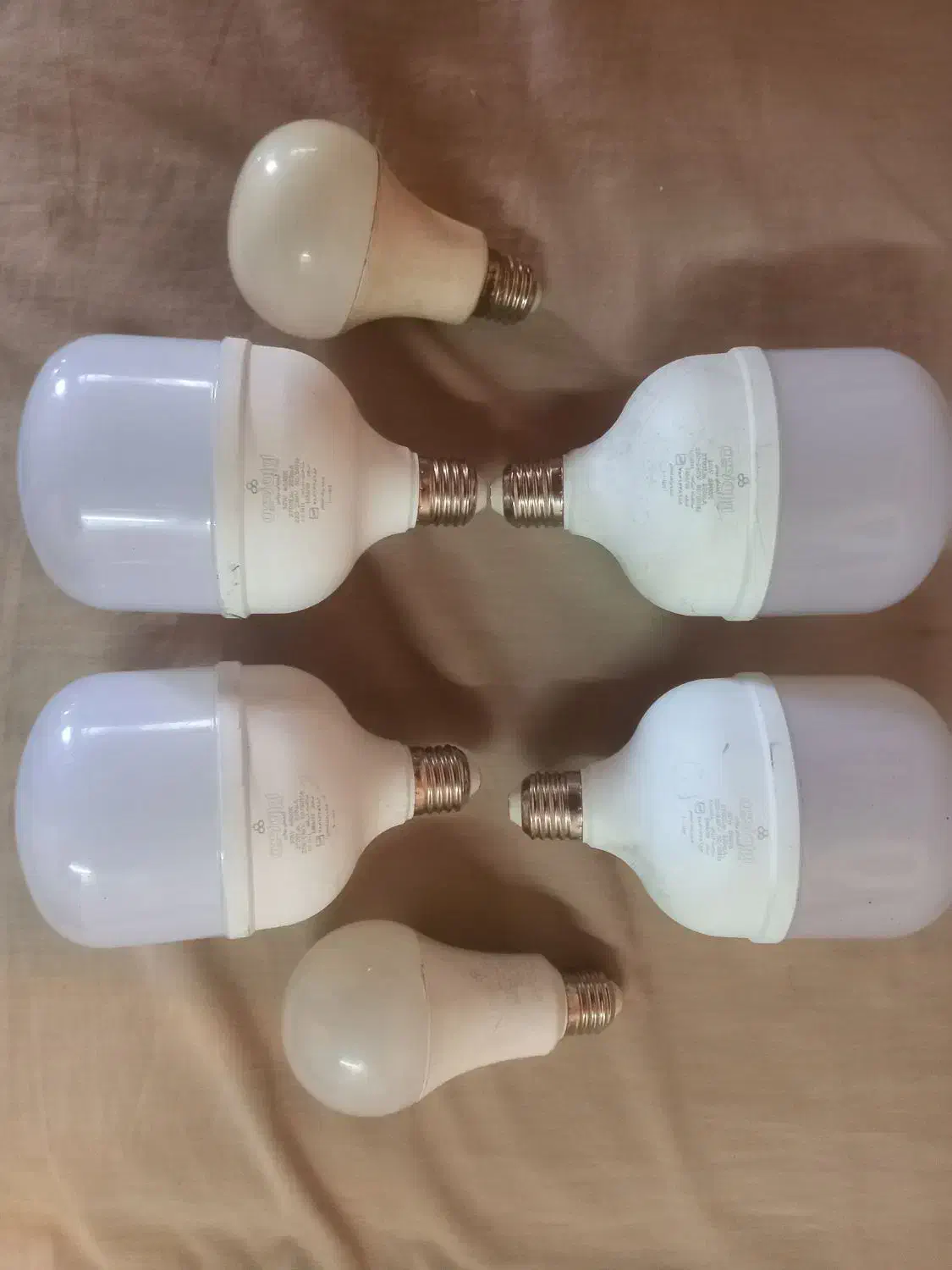 لامپ|لامپ و چراغ|رشت, سعدی (تختی)|دیوار