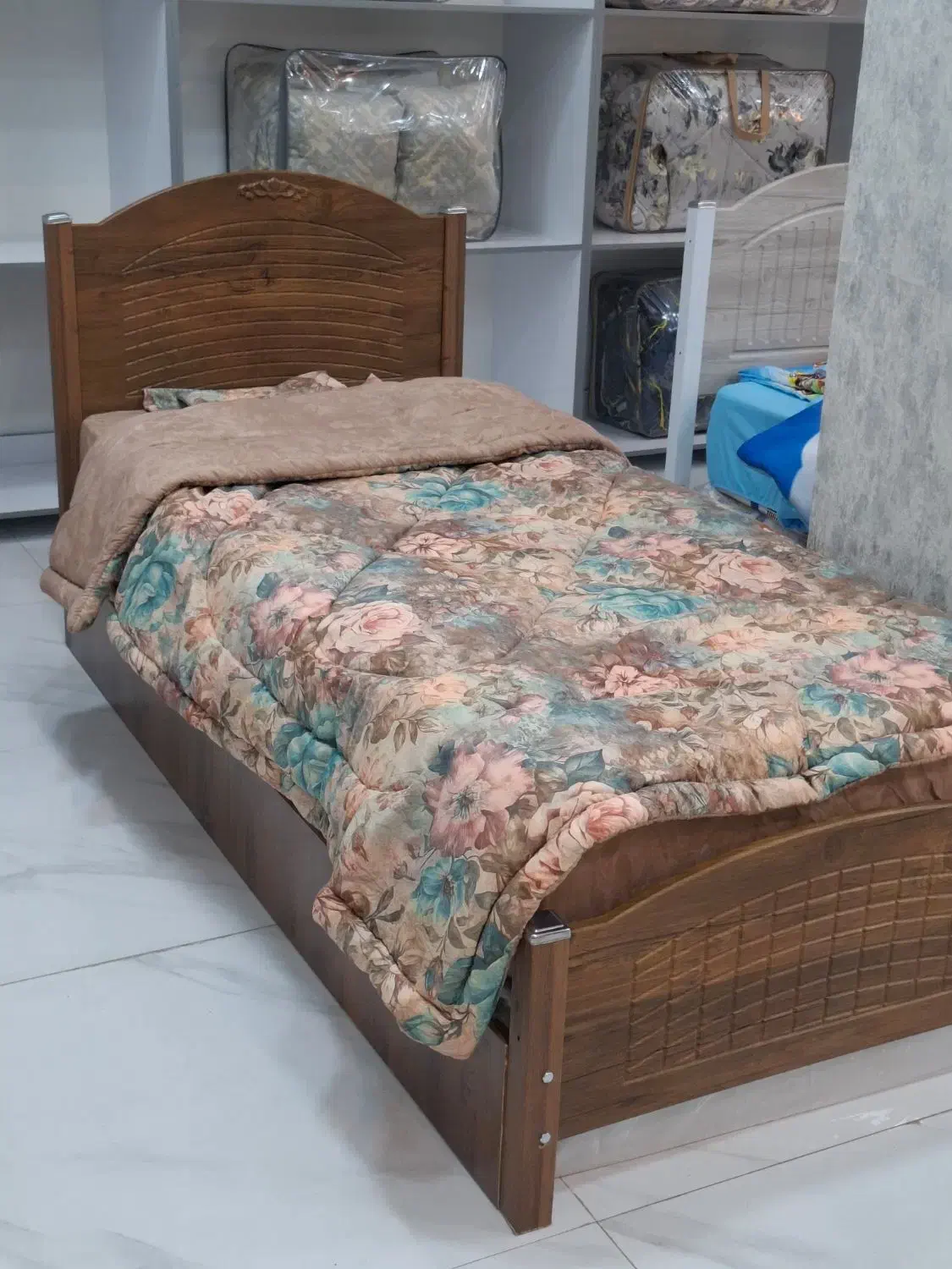 حراج به دلیل کمبود فضا/ تخت یک و دو نفره/اقتصادی|تخت و سرویس خواب|شیراز, دوکوهک|دیوار